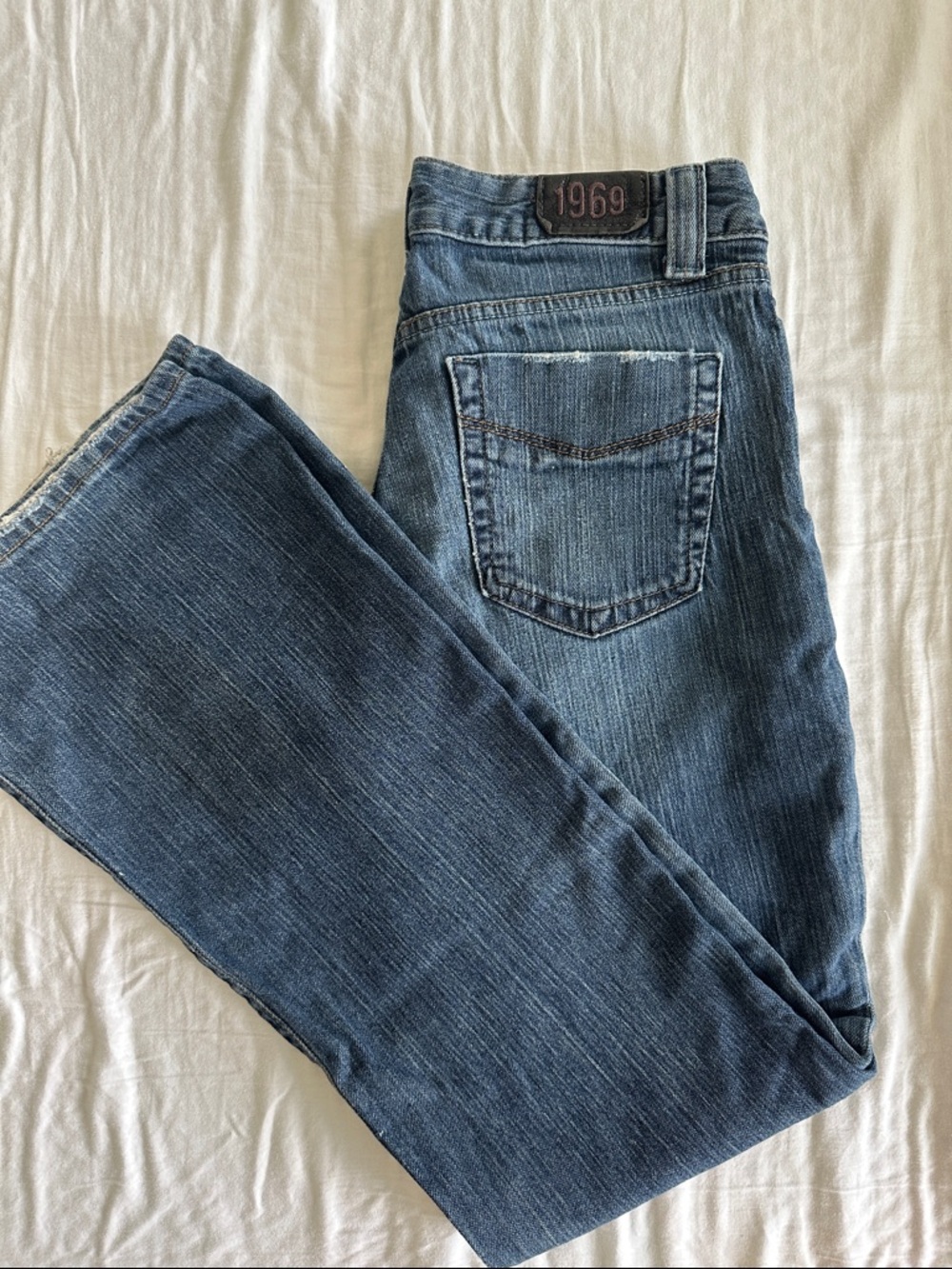 Vintage 2006 GAP Women’s Flare Wide-Leg Jeans in Medium Blue